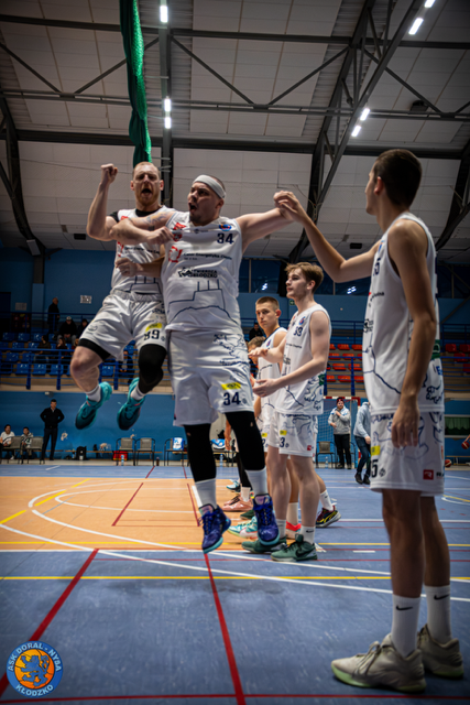 Druga połowa pod dyktando Caloru . Zwycięstwo w Kątach Wrocławskich